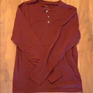 Burgundy men’s Henley long sleeve.